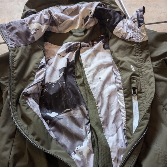 Lululemon For Drizzle Jacket - Picture 3 of 5